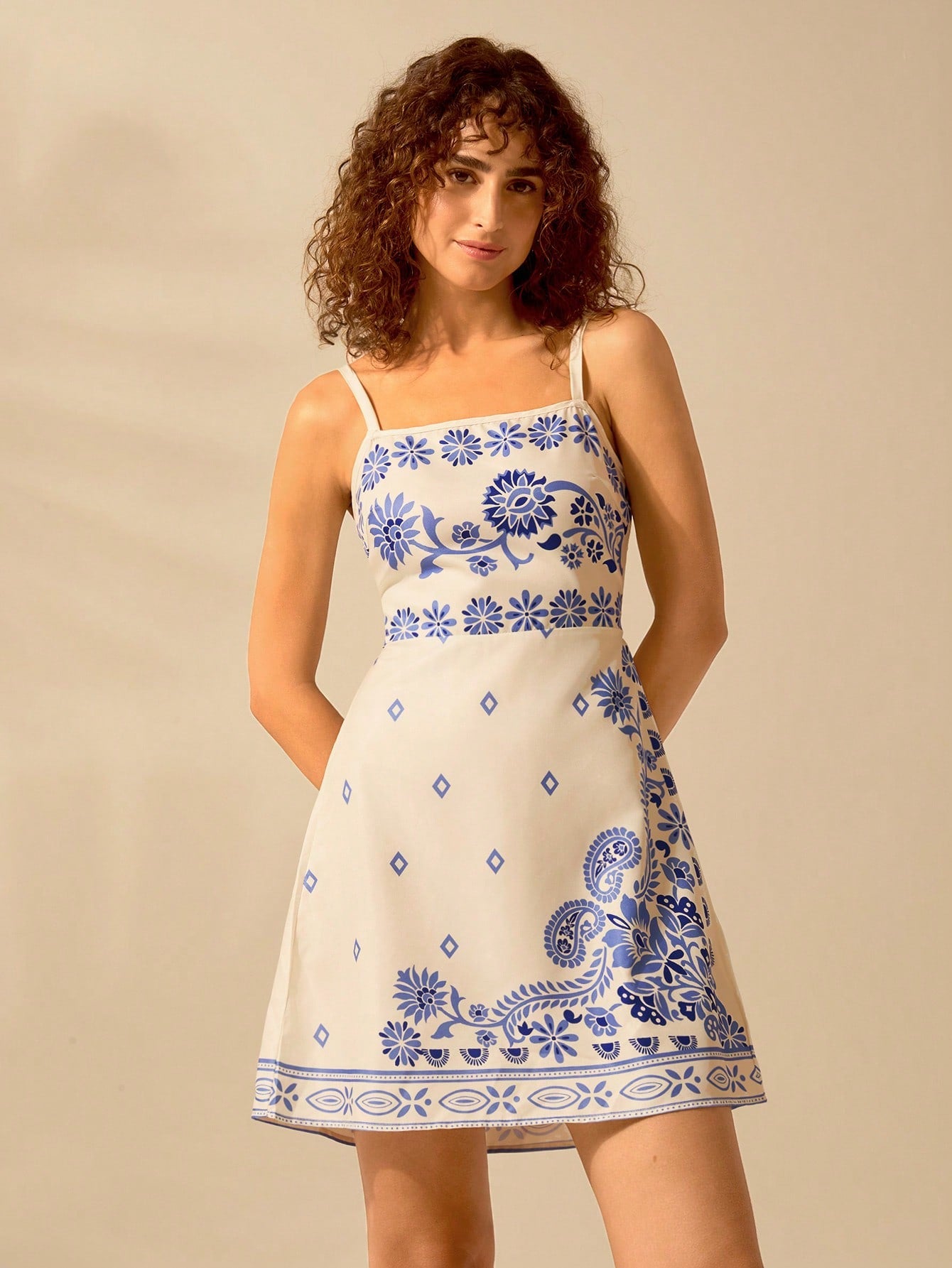 Vestido Curto Fofo Casual