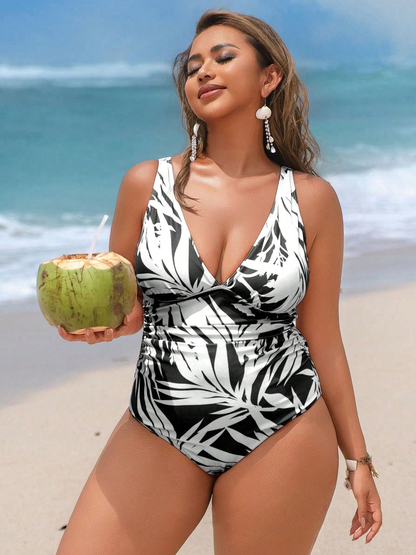 Maiô Tropical Plus Size Eliane
