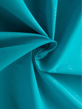 Corta Vento Leve de Secagem Rápida e Resistente