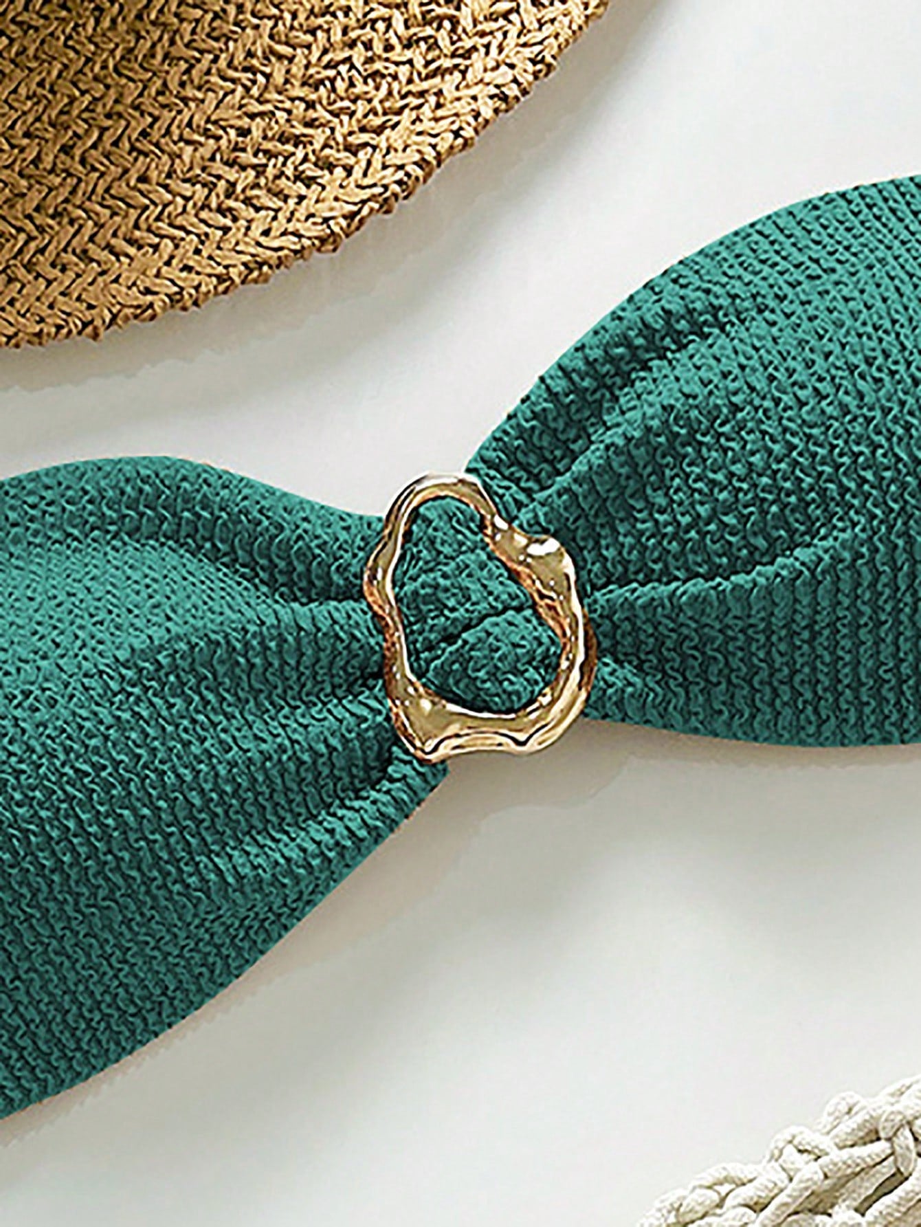 Biquíni Tomara que Caia com Detalhe Metálico 