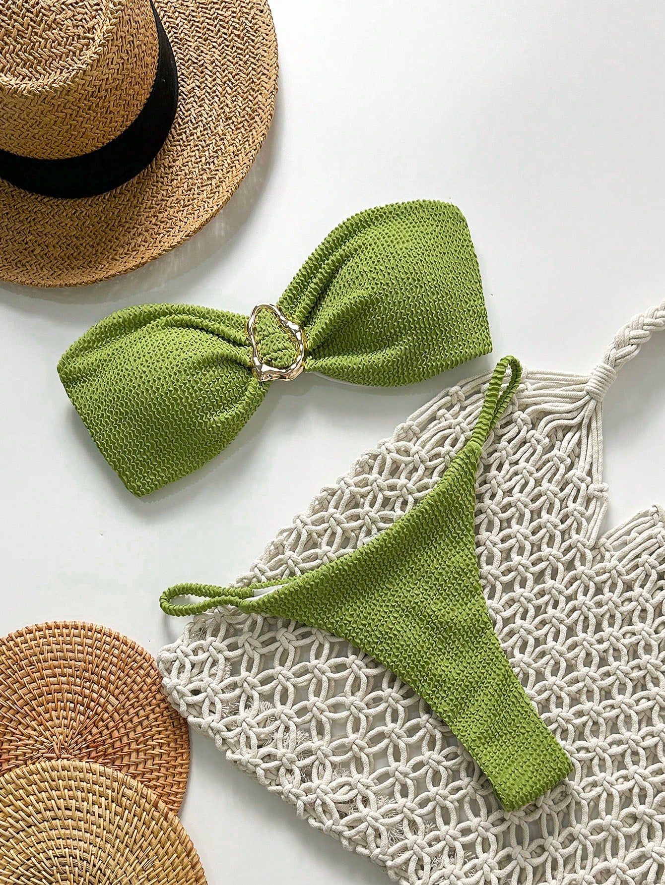 Biquíni Tomara que Caia com Detalhe Metálico 