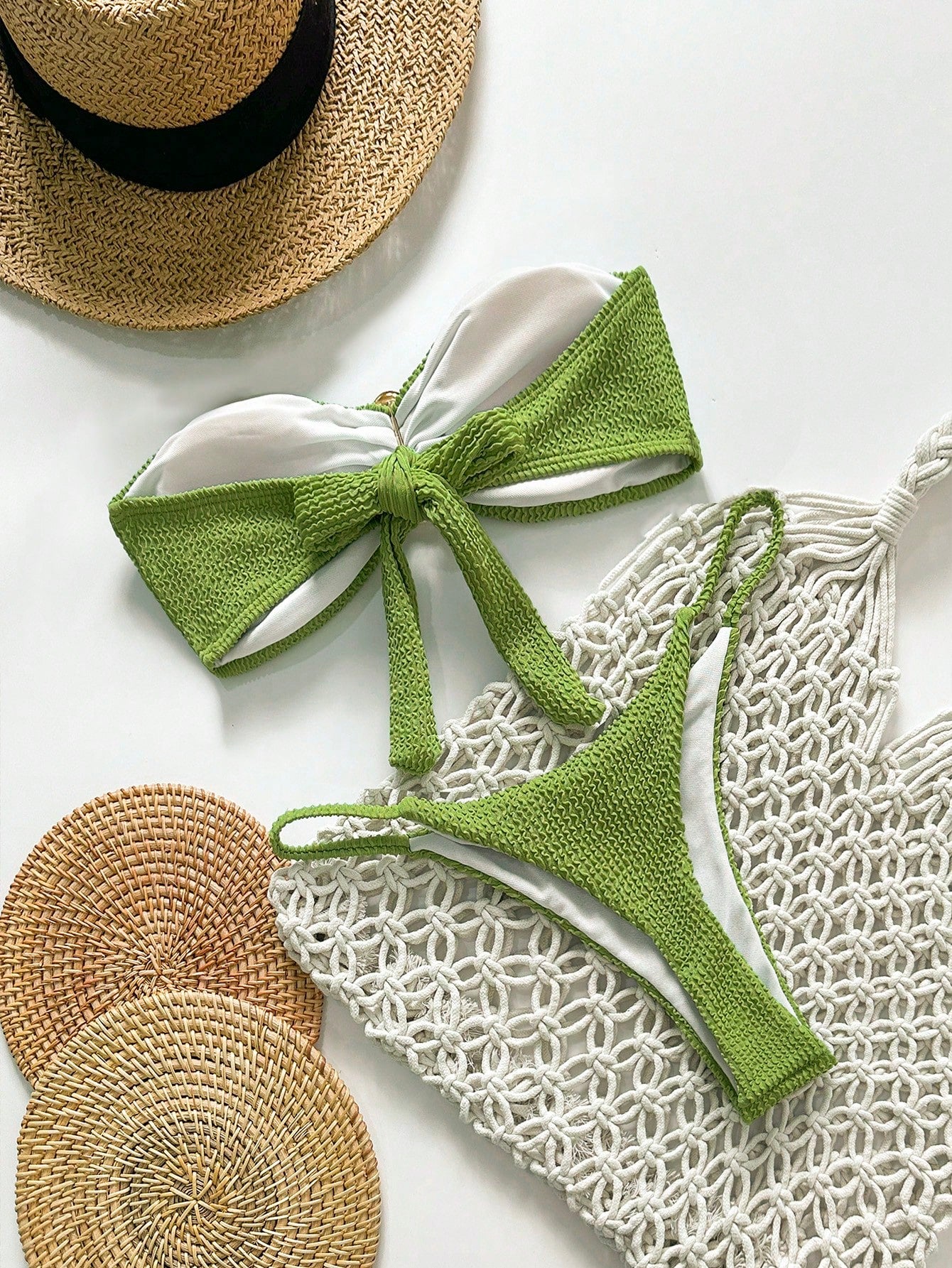 Biquíni Tomara que Caia com Detalhe Metálico 