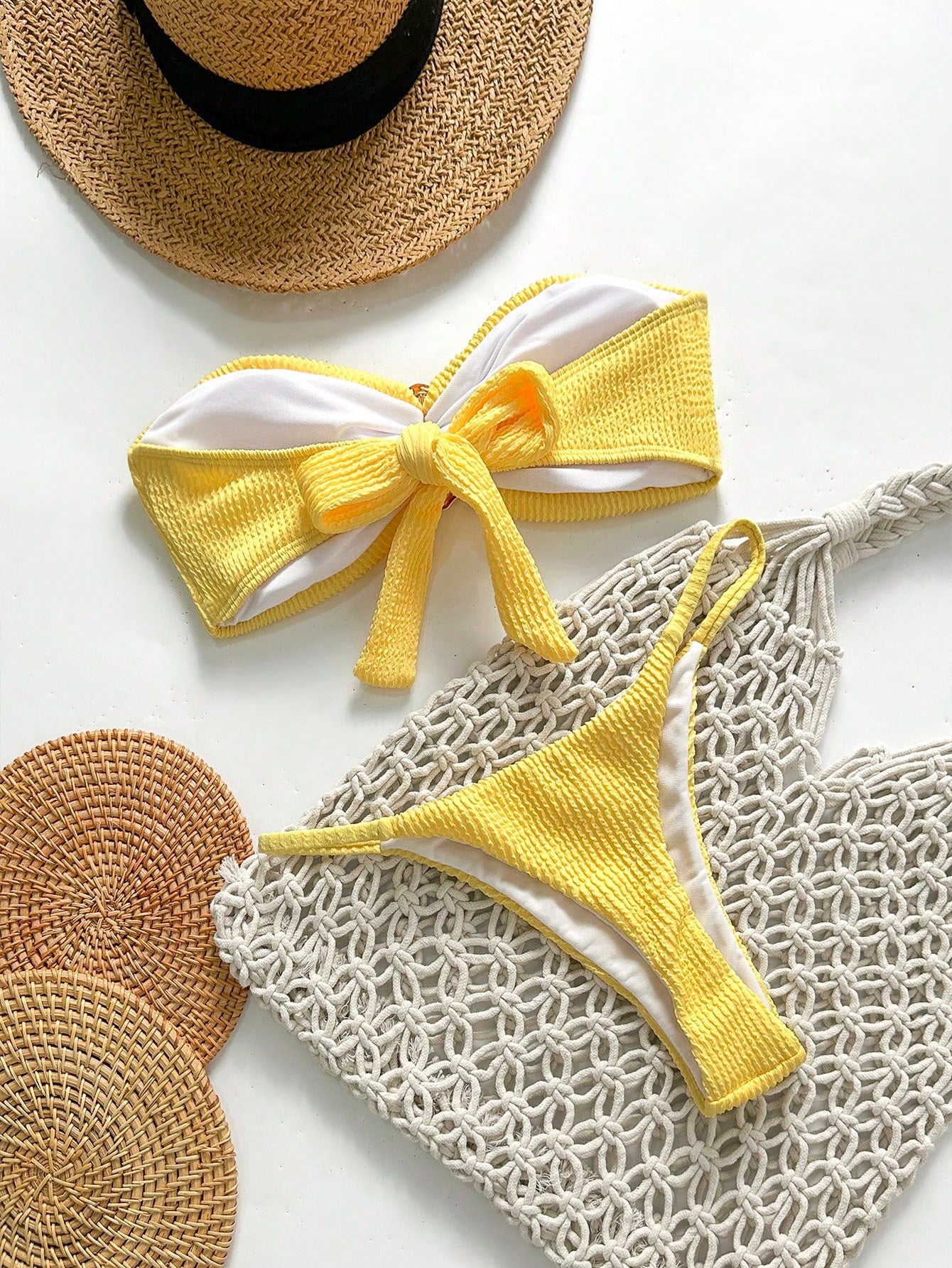 Biquíni Tomara que Caia com Detalhe Metálico 