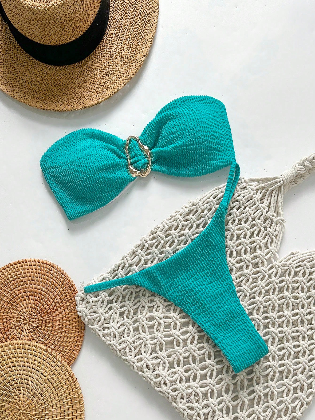 Biquíni Tomara que Caia com Detalhe Metálico 