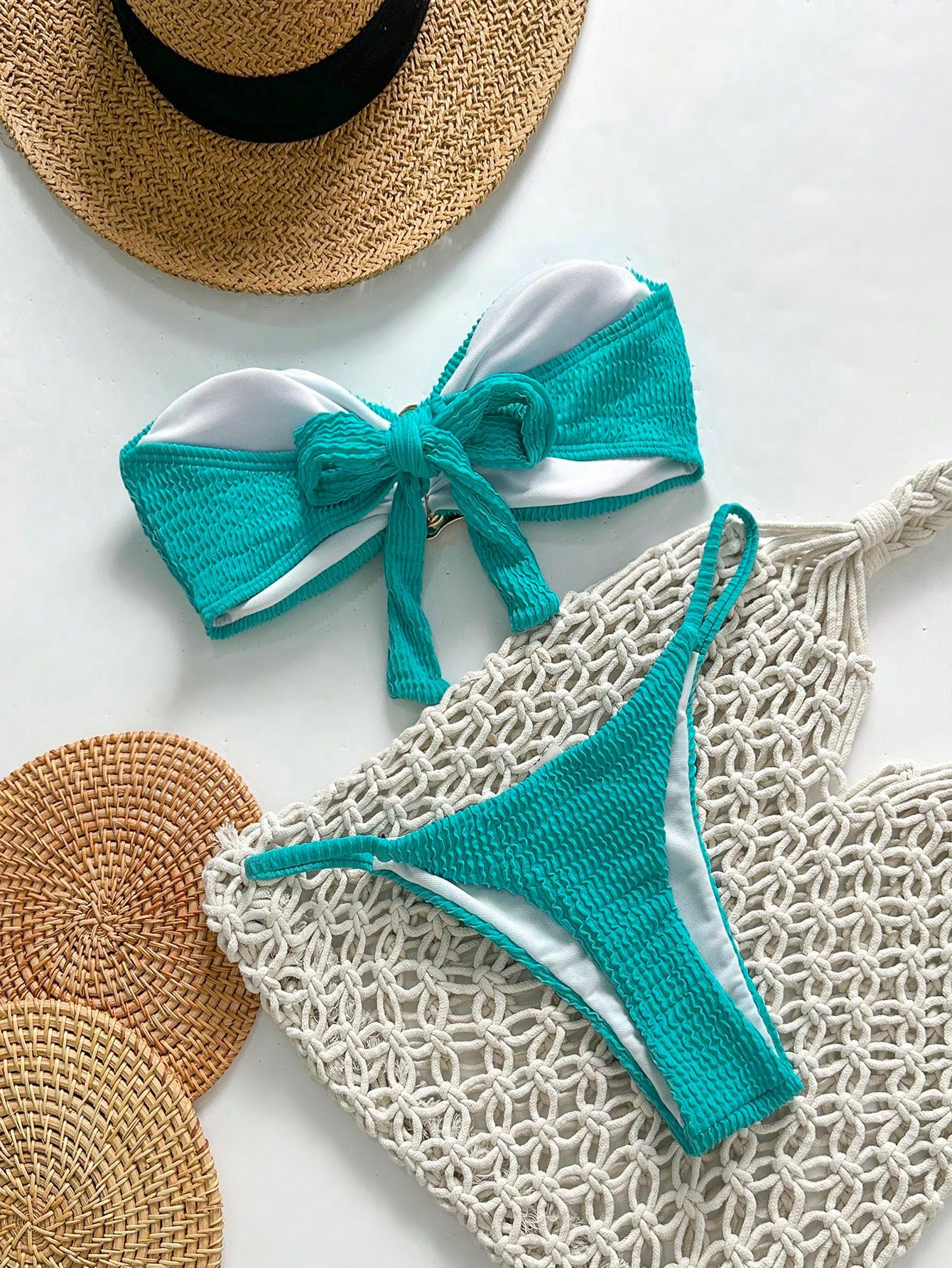 Biquíni Tomara que Caia com Detalhe Metálico 