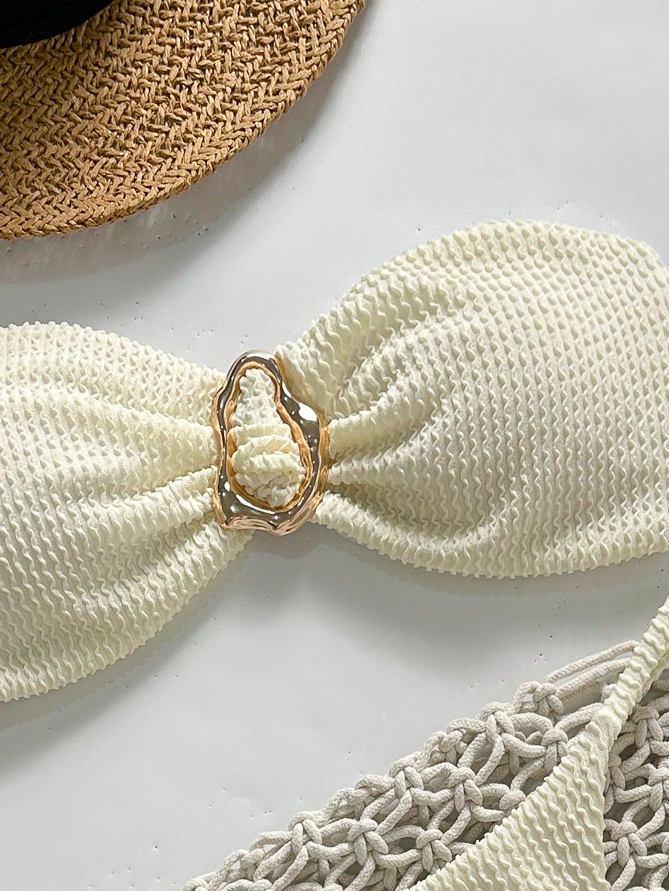 Biquíni Tomara que Caia com Detalhe Metálico 