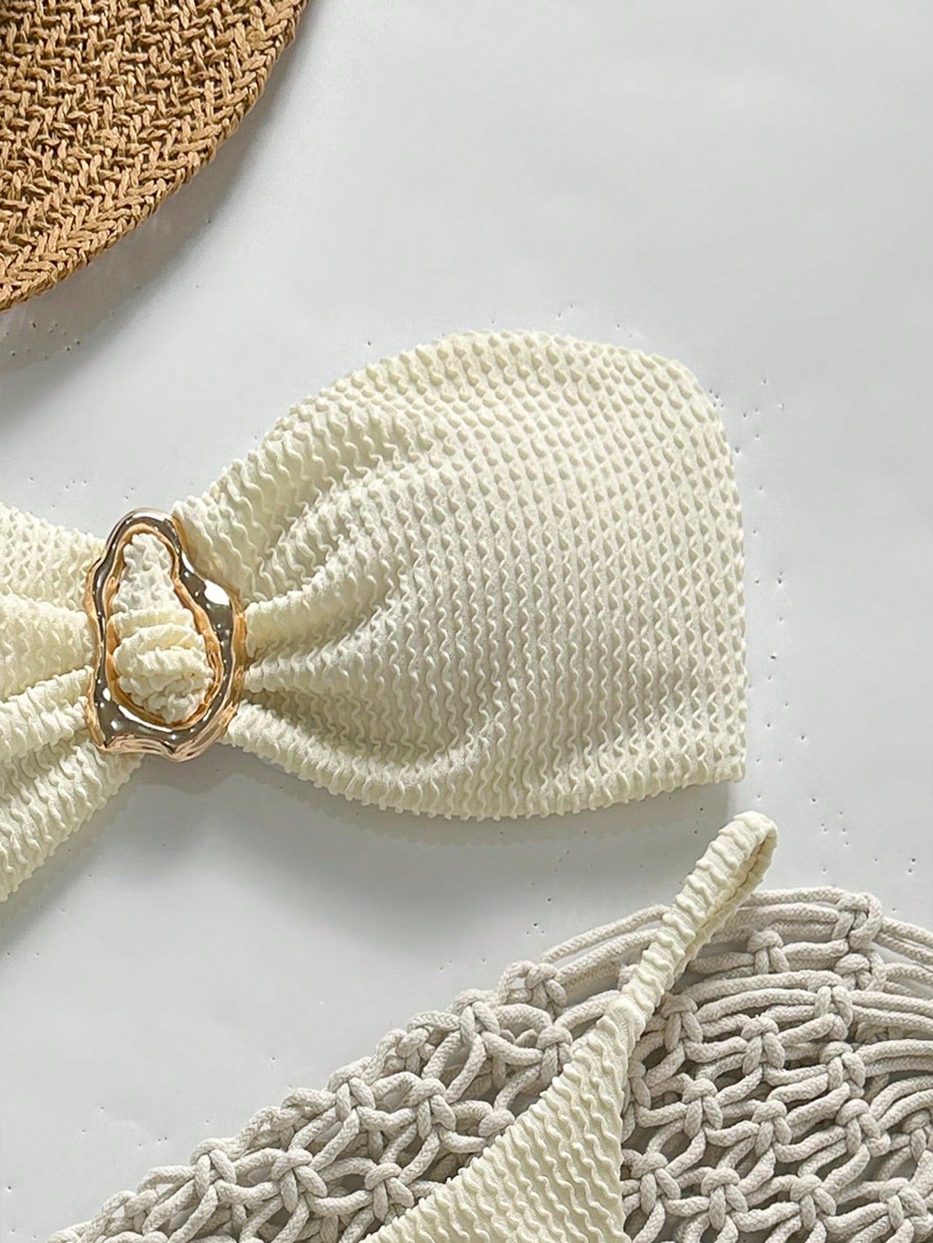 Biquíni Tomara que Caia com Detalhe Metálico 