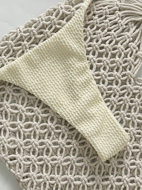 Biquíni Tomara que Caia com Detalhe Metálico 