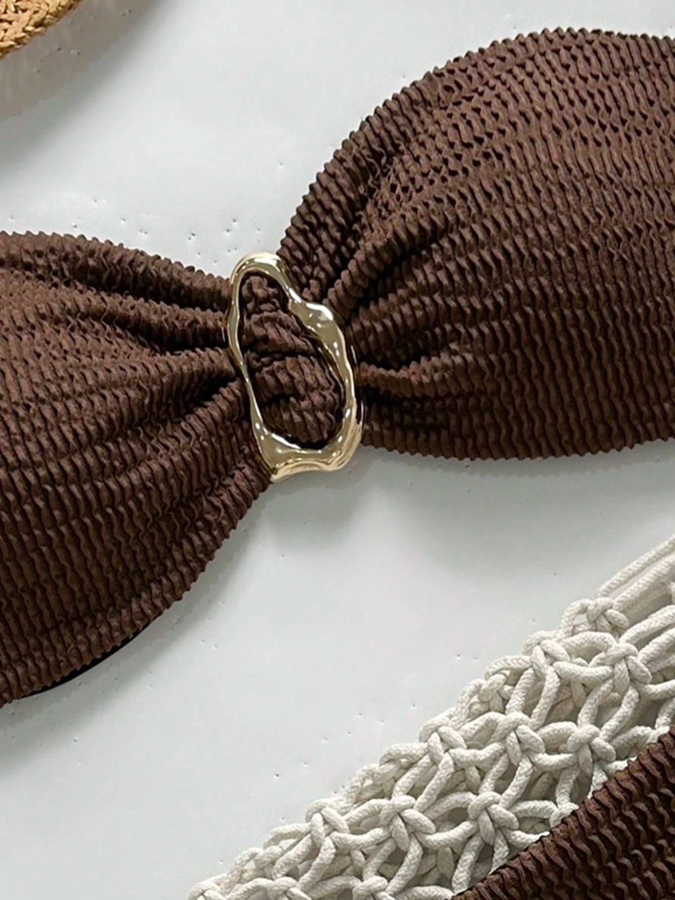 Biquíni Tomara que Caia com Detalhe Metálico 