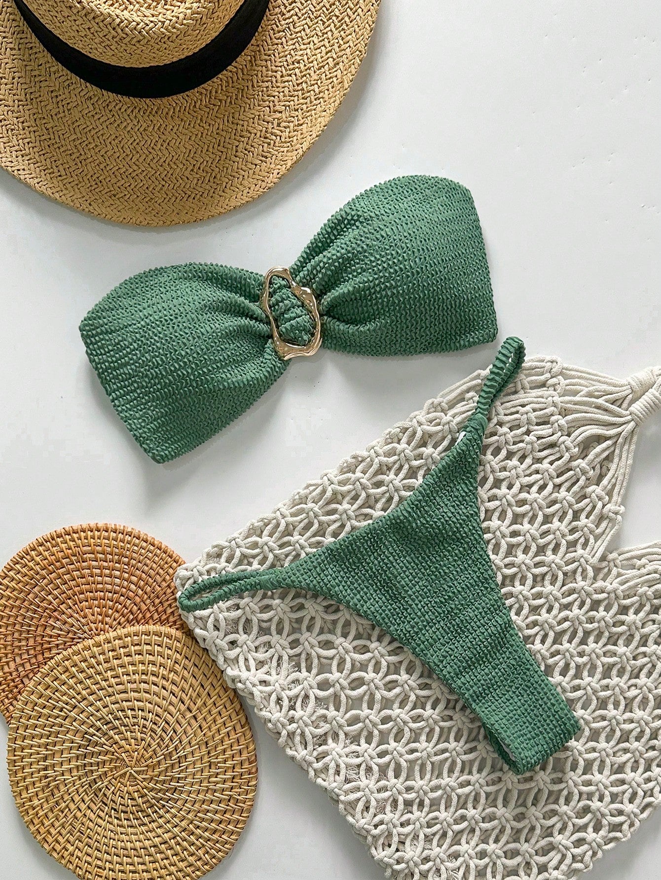 Biquíni Tomara que Caia com Detalhe Metálico 