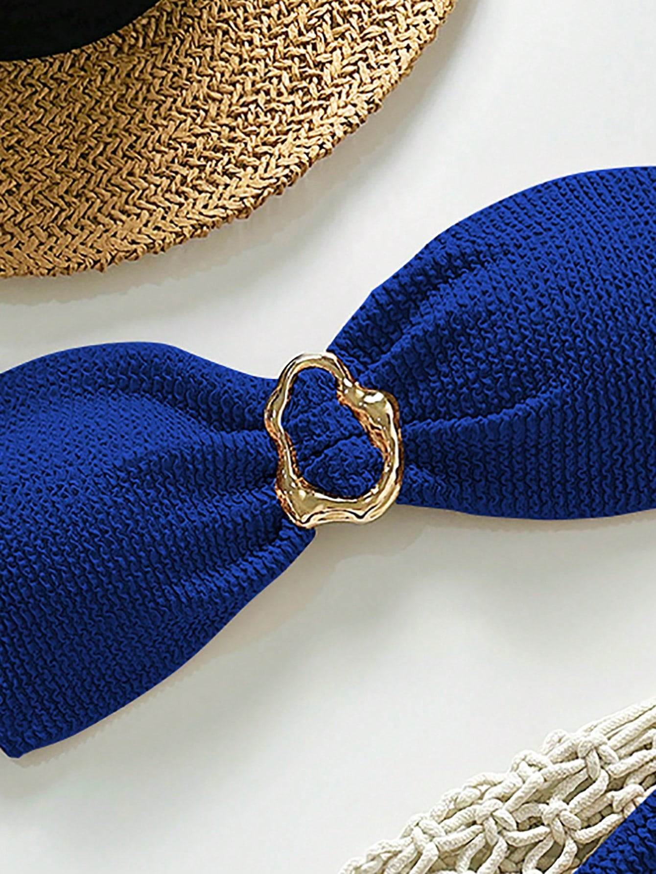 Biquíni Tomara que Caia com Detalhe Metálico 