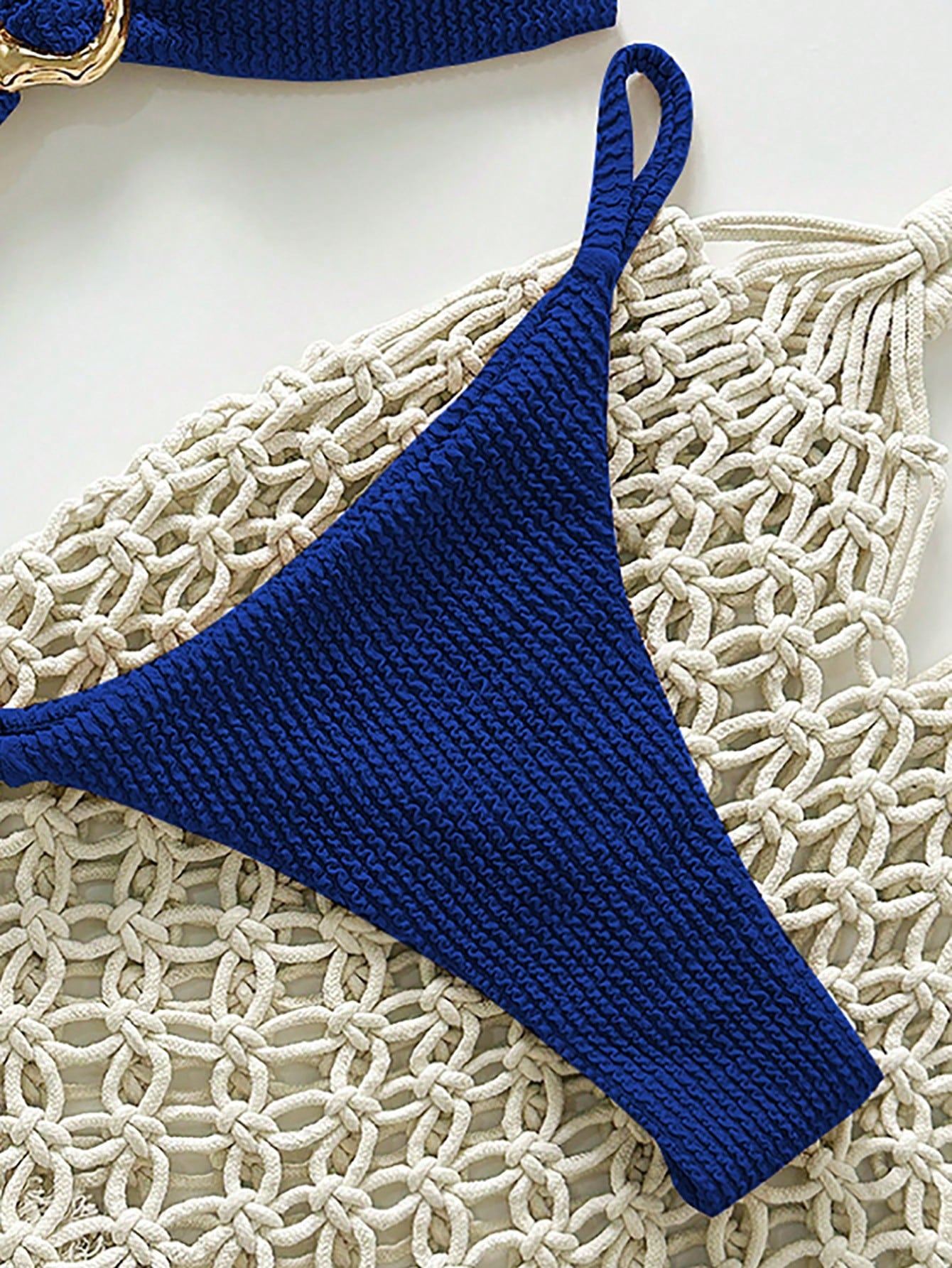 Biquíni Tomara que Caia com Detalhe Metálico 