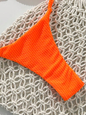 Biquíni Tomara que Caia com Detalhe Metálico 