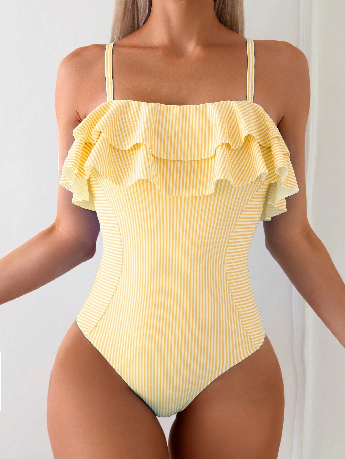 Maiô Casual Listrado Com Babado