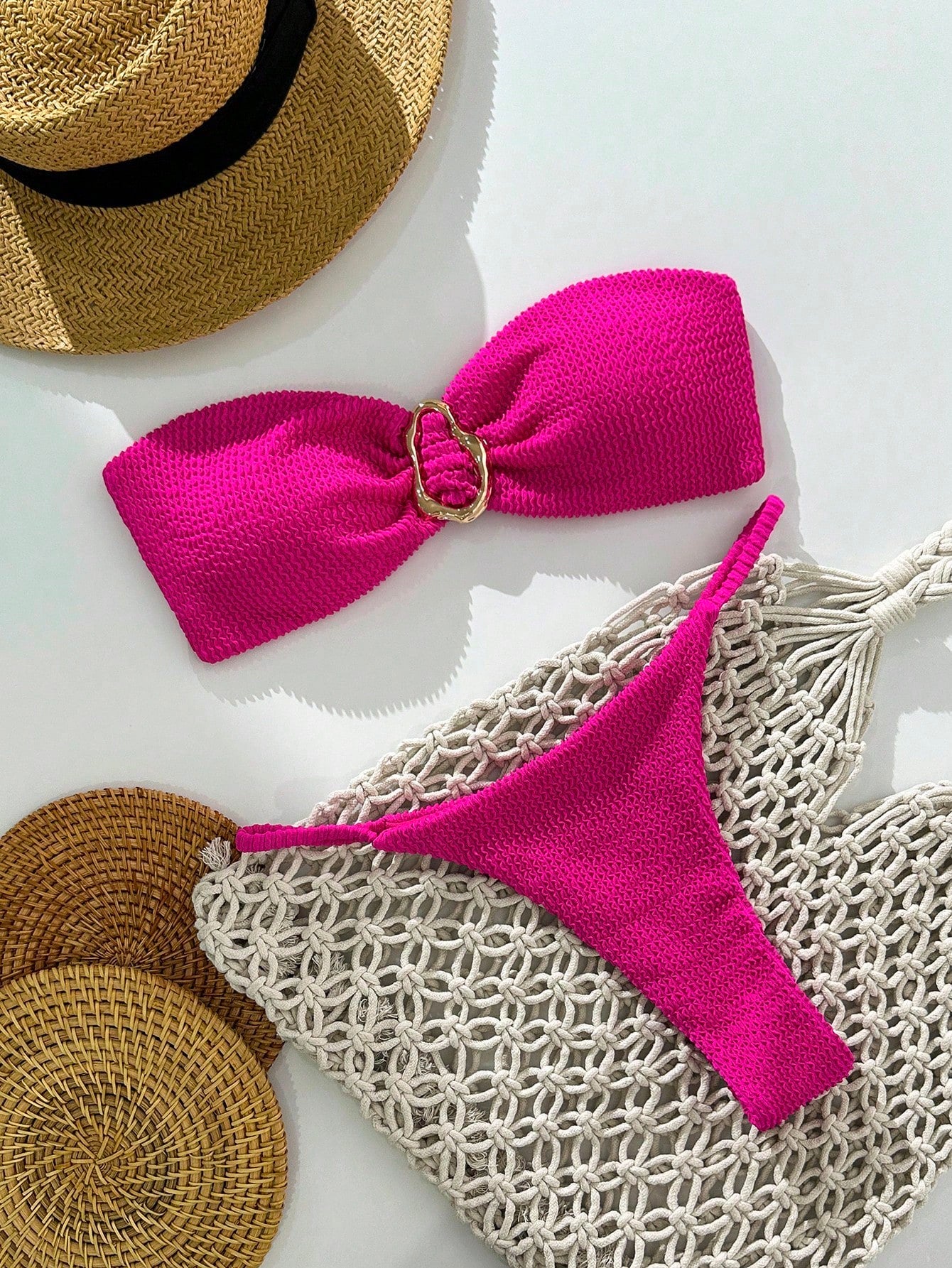 Biquíni Tomara que Caia com Detalhe Metálico 