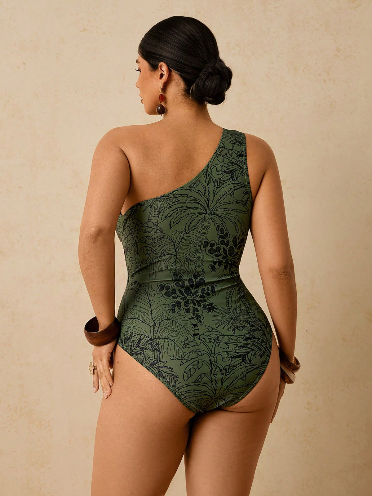 Maiô Elegante Plantas Plus Size