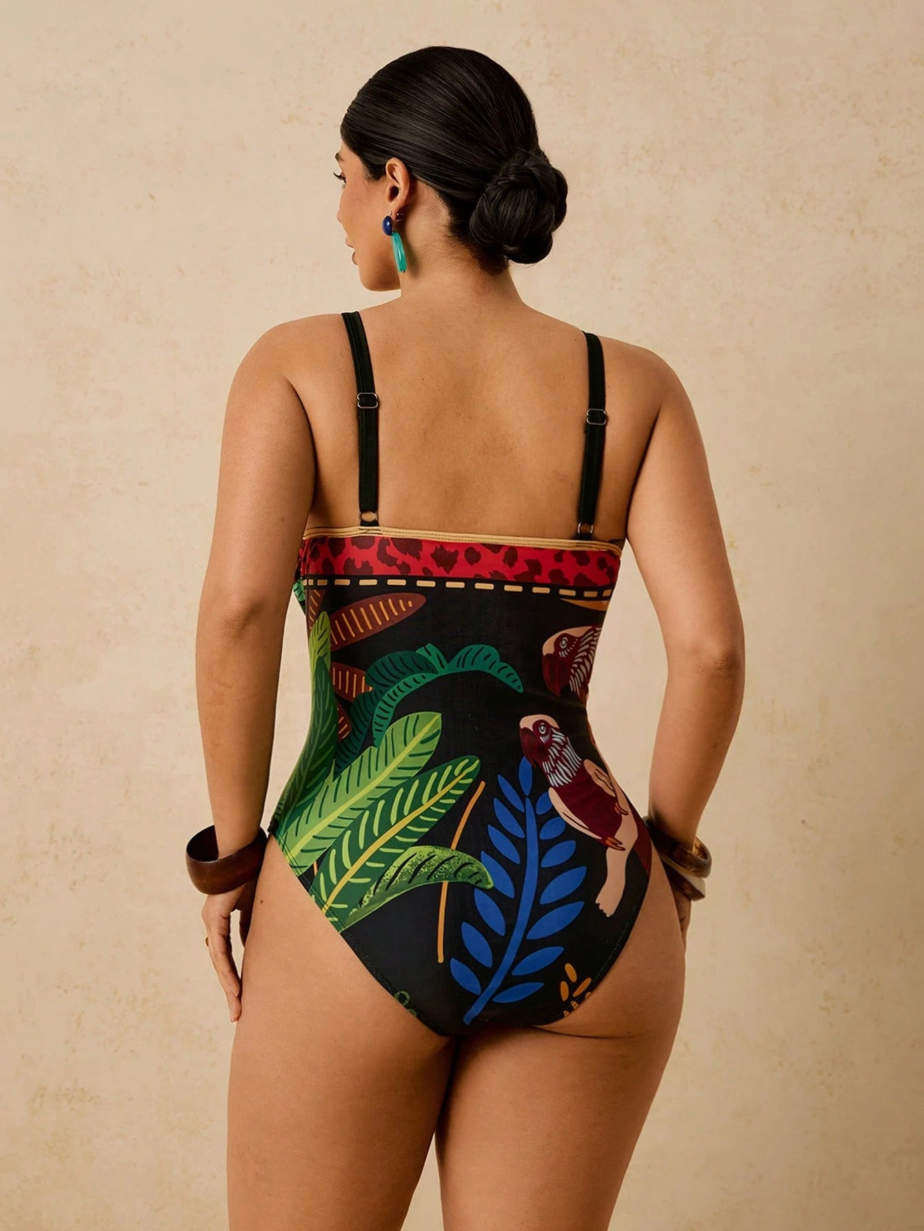 Maiô Elegante Tropical Plus Size