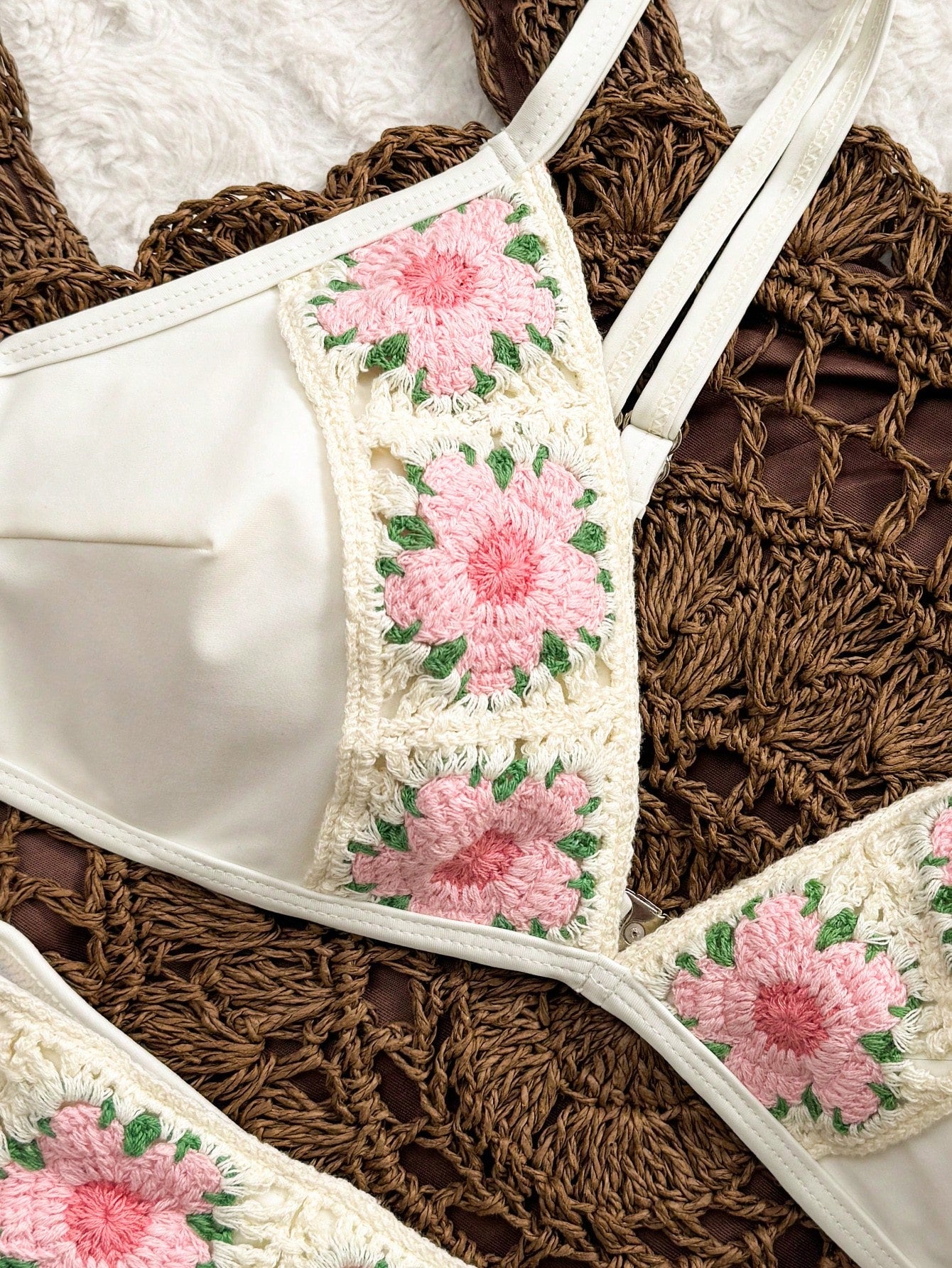 Biquíni Floral Crochê