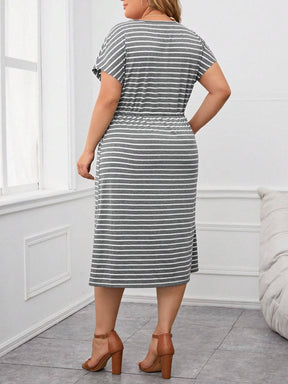 Vestido Plus Size Listrado Adele