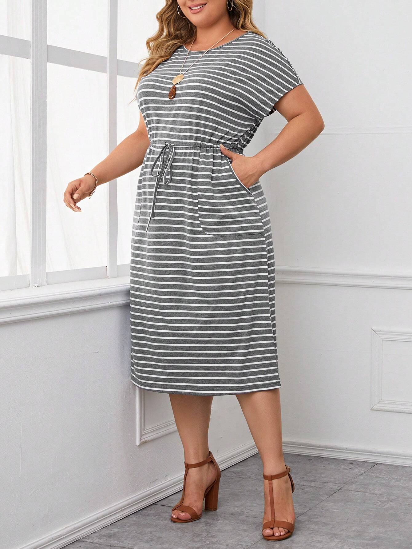 Vestido Plus Size Listrado Adele