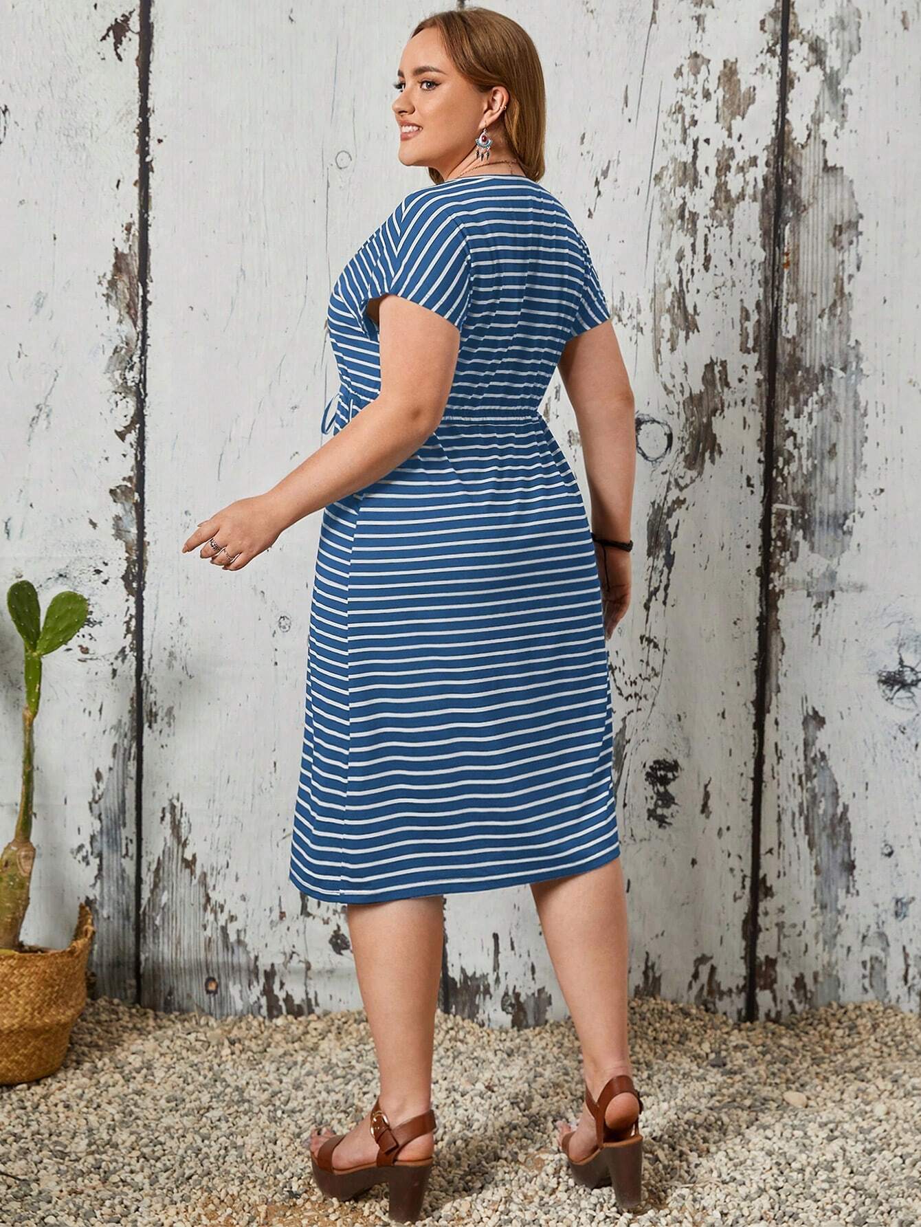 Vestido Plus Size Listrado Adele