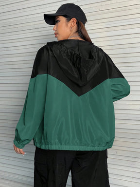 Corta-Vento Plus Size Com Capuz Sophia
