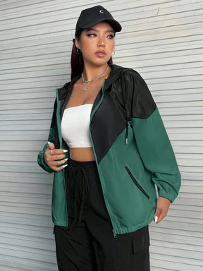 Corta-Vento Plus Size Com Capuz Sophia