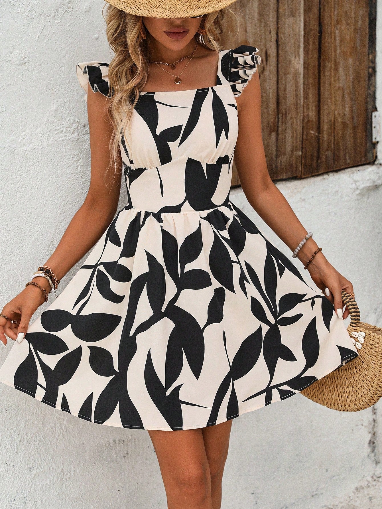 Vestido Gola Quadrada Elegante