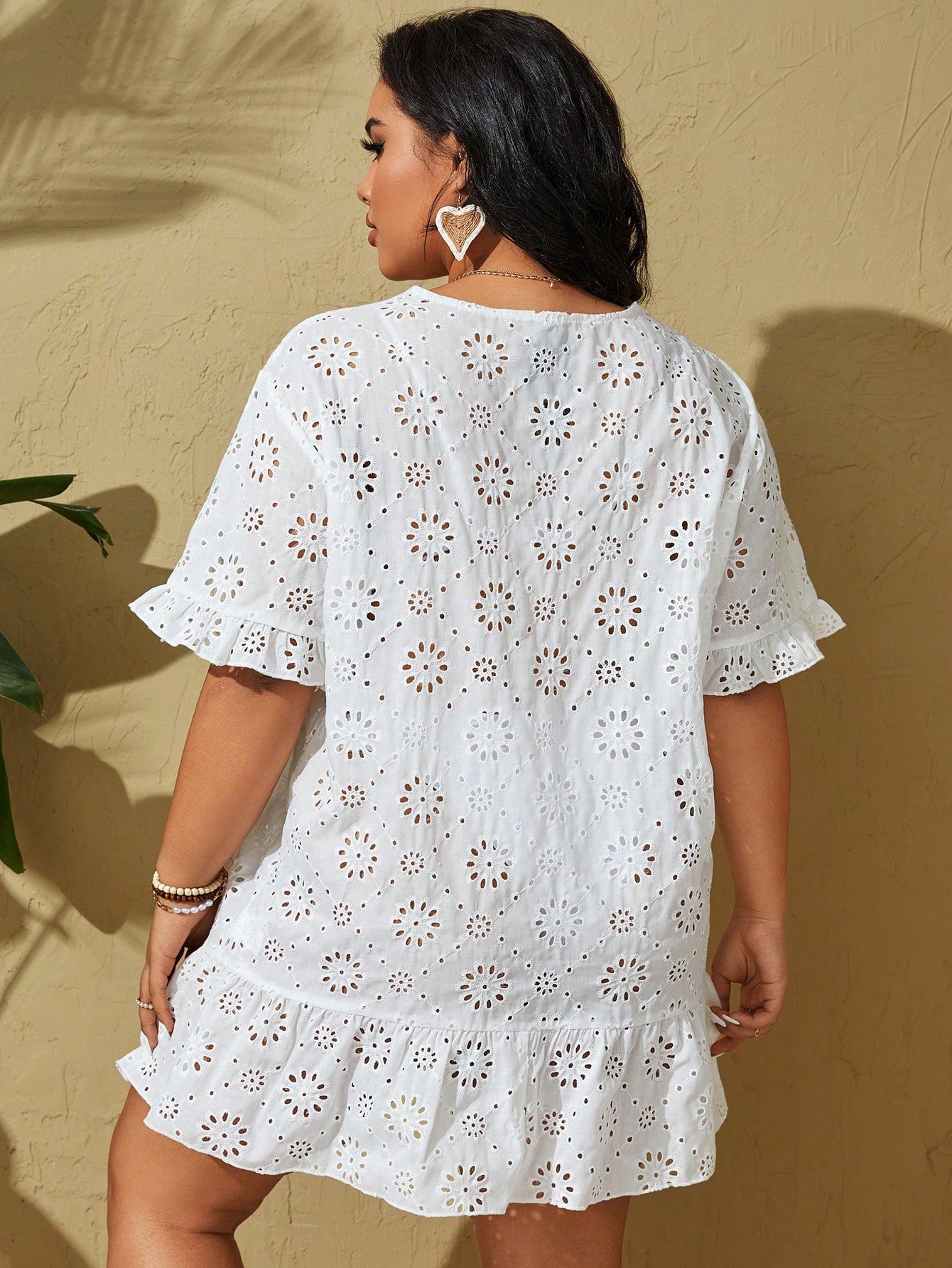 Saída de Praia Plus Size Branco Bordado