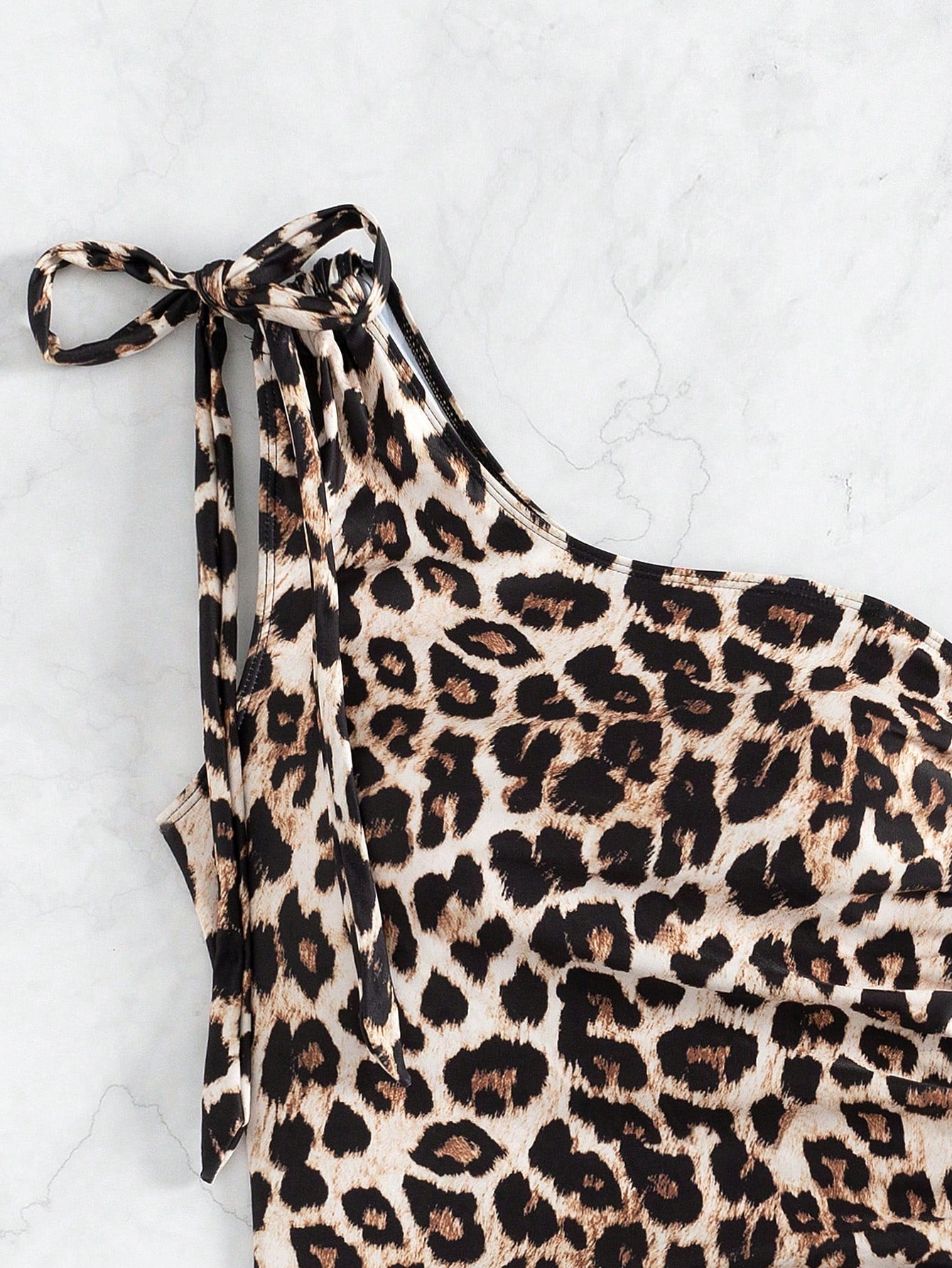 Maiô Leopard Chic - Elegância com Estampa Selvagem