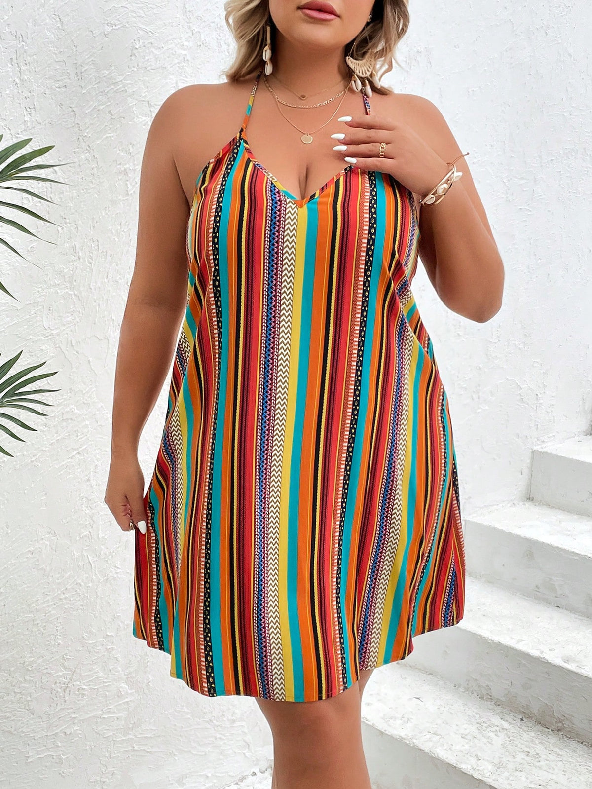 Vestido Plus Size Listrado Colorido